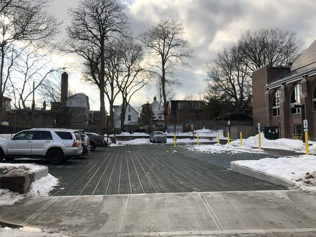 Carpark 303 - Green P Parking